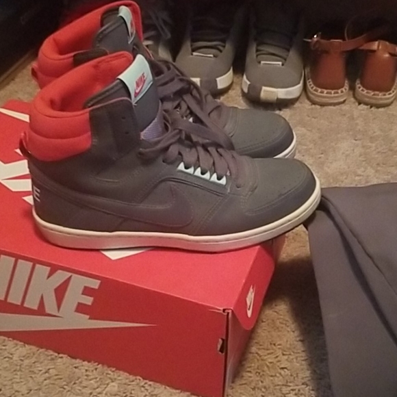 Shoes - Picture 2 of 4